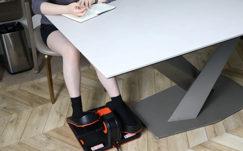 Under-desk exercise equipment: Tousains mini eliptical machine