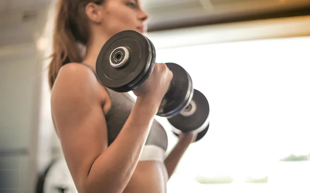 5 Dumbbell Shoulder Exercises for Beginners | Tousains